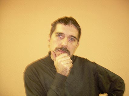Обезумевшее безумие, рассматривает